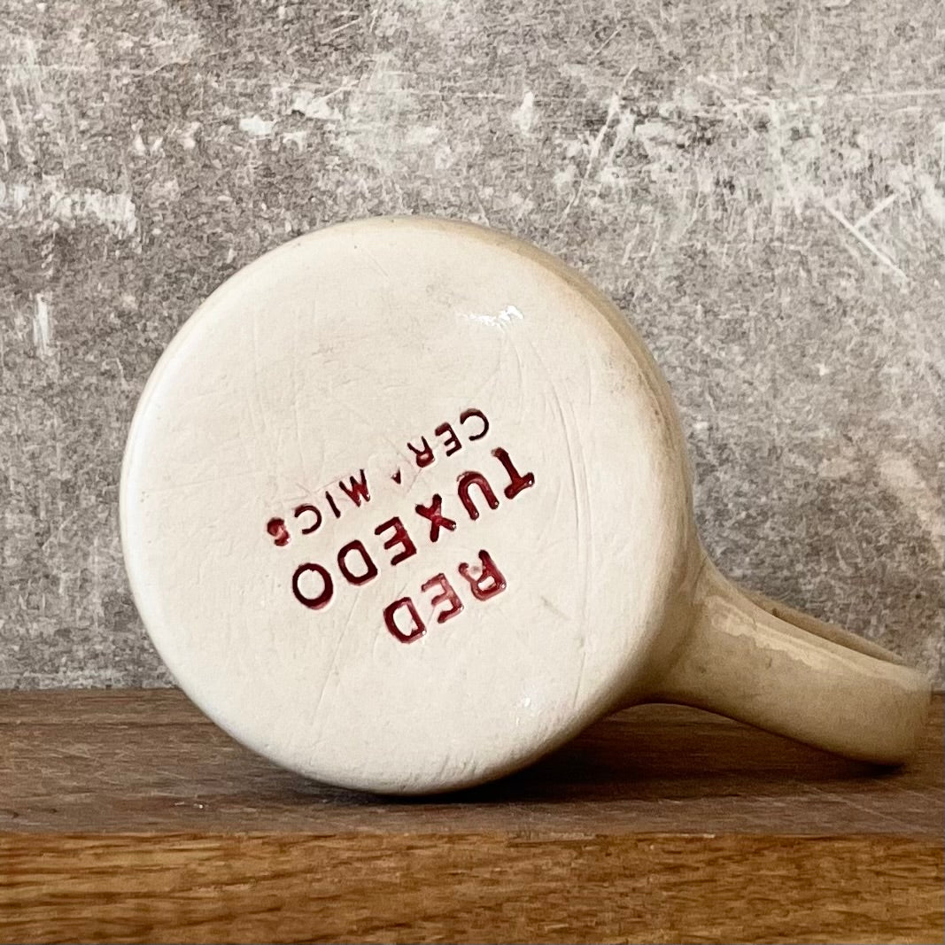 Beige mug about champagne