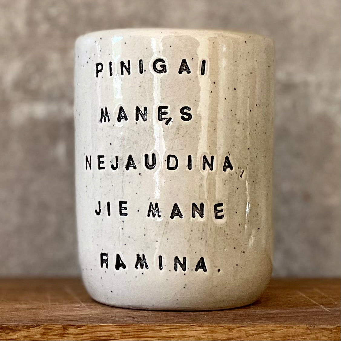 Puodelis apie pinigus