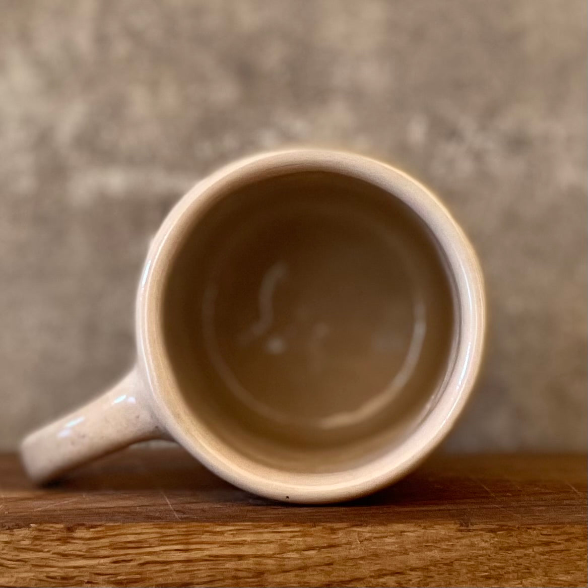 Ceramic mug with words about work