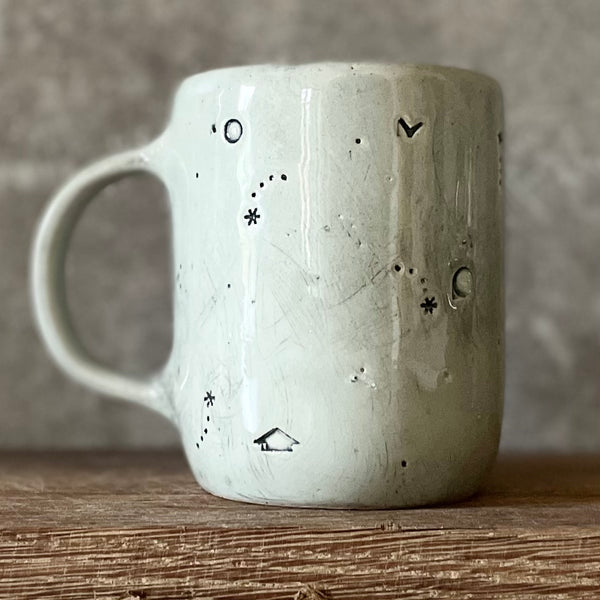 Blue mug with funny saying in mixed Lithuanian