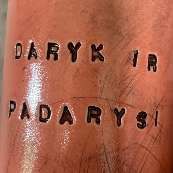 Red mug DARYK IR PADARYSI