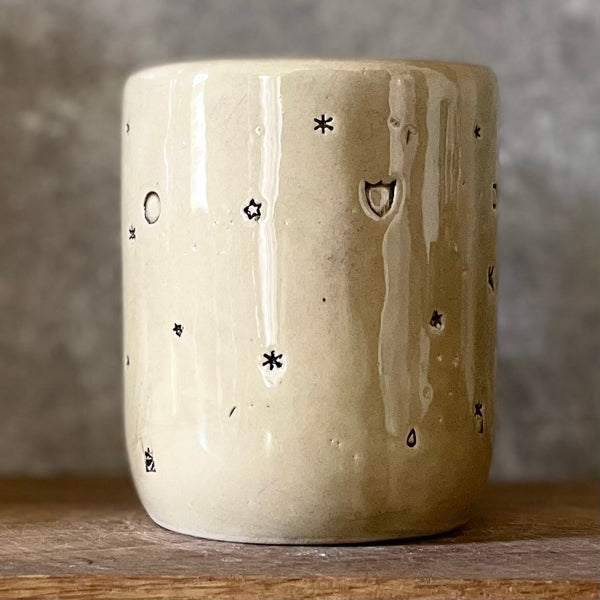 Beige mug with funny phrase in Lithuanian