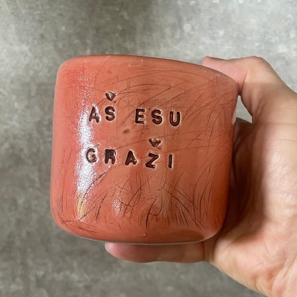 Red affirmation mug AŠ ESU GRAŽI