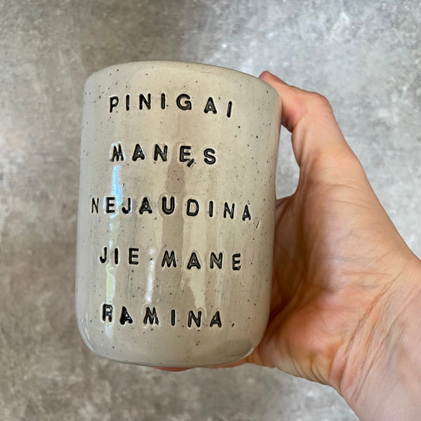 Puodelis apie pinigus