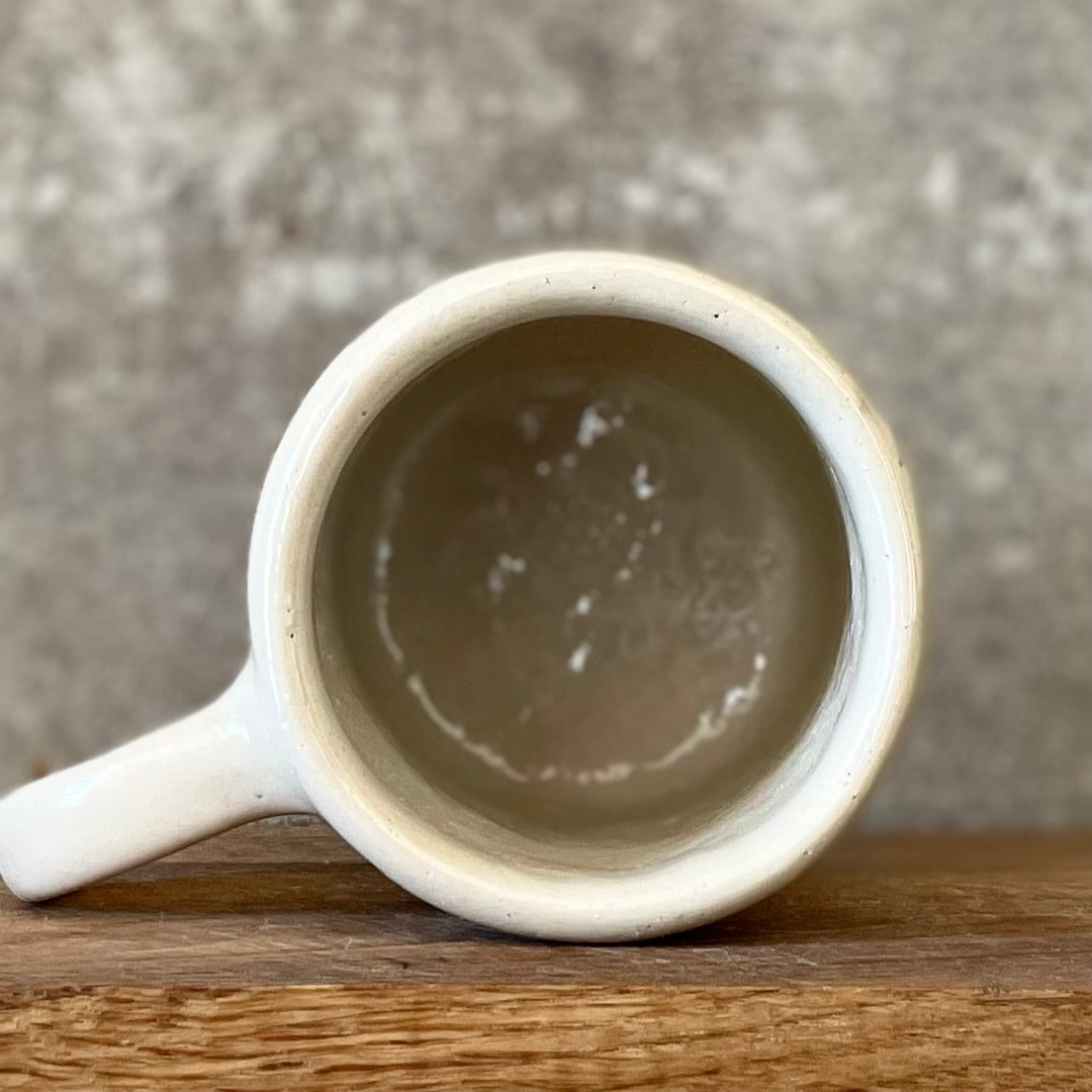 Ceramic mug with word LĖČIAU