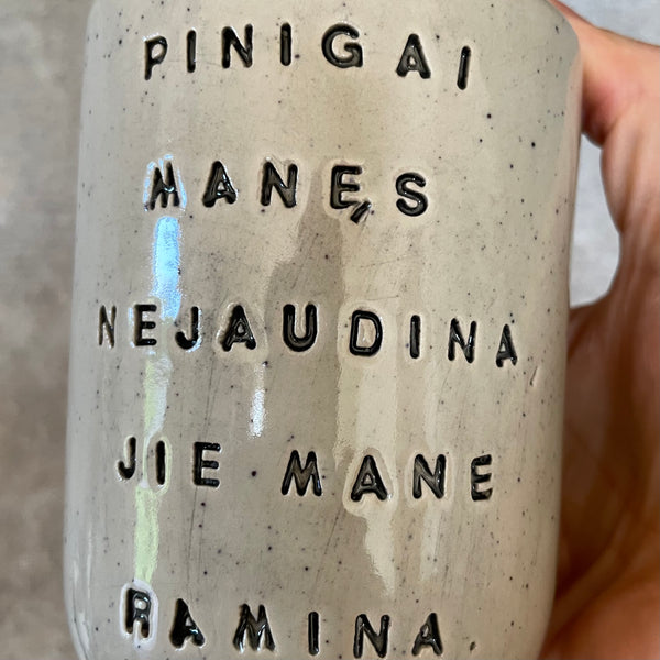 Puodelis apie pinigus