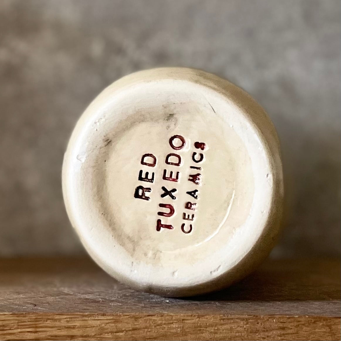 Beige mug with funny phrase in Lithuanian