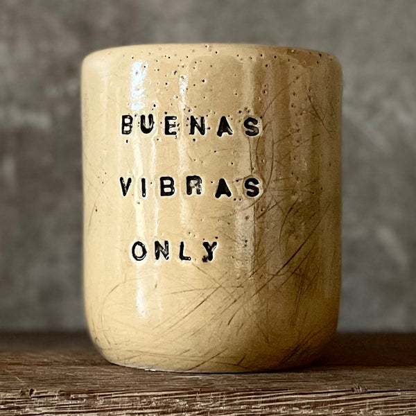 Yellow mug BUENAS VIBRAS