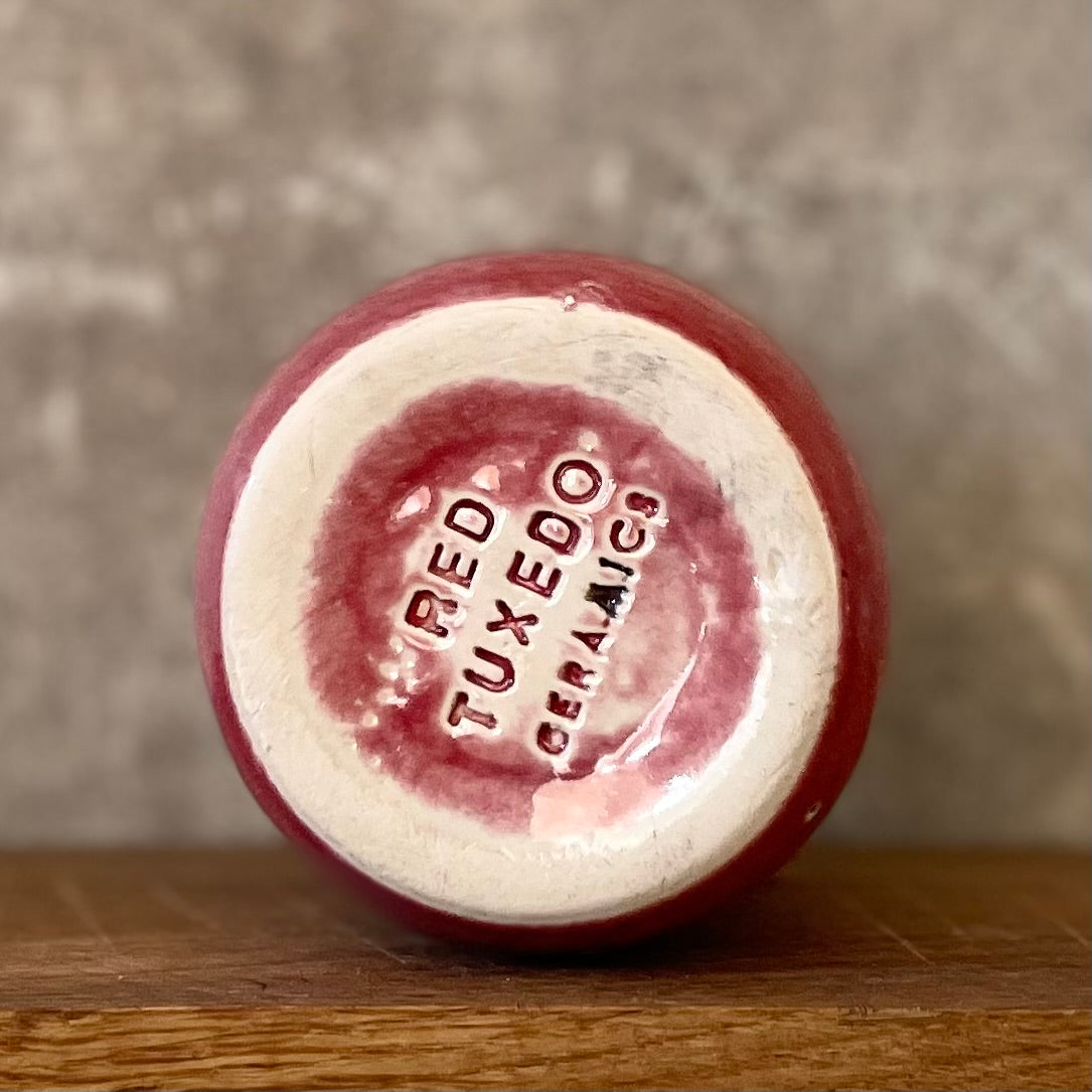 Pink tumbler mug with funny phrase in Lithuanian