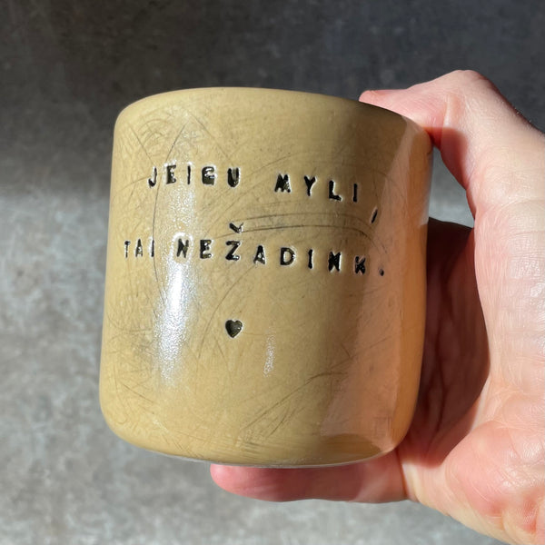 Yellow mug NEŽADINK