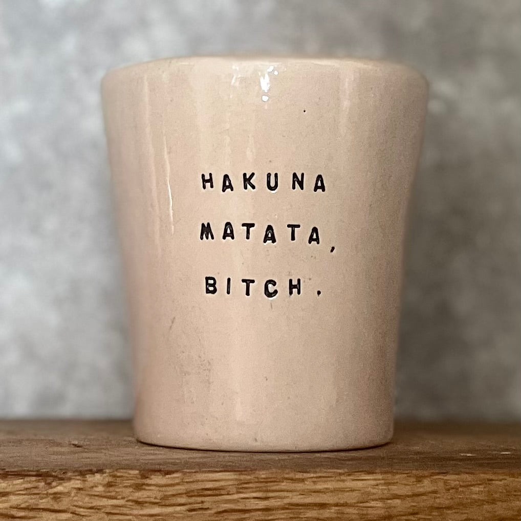 Rožinis puodelis HAKUNA MATATA