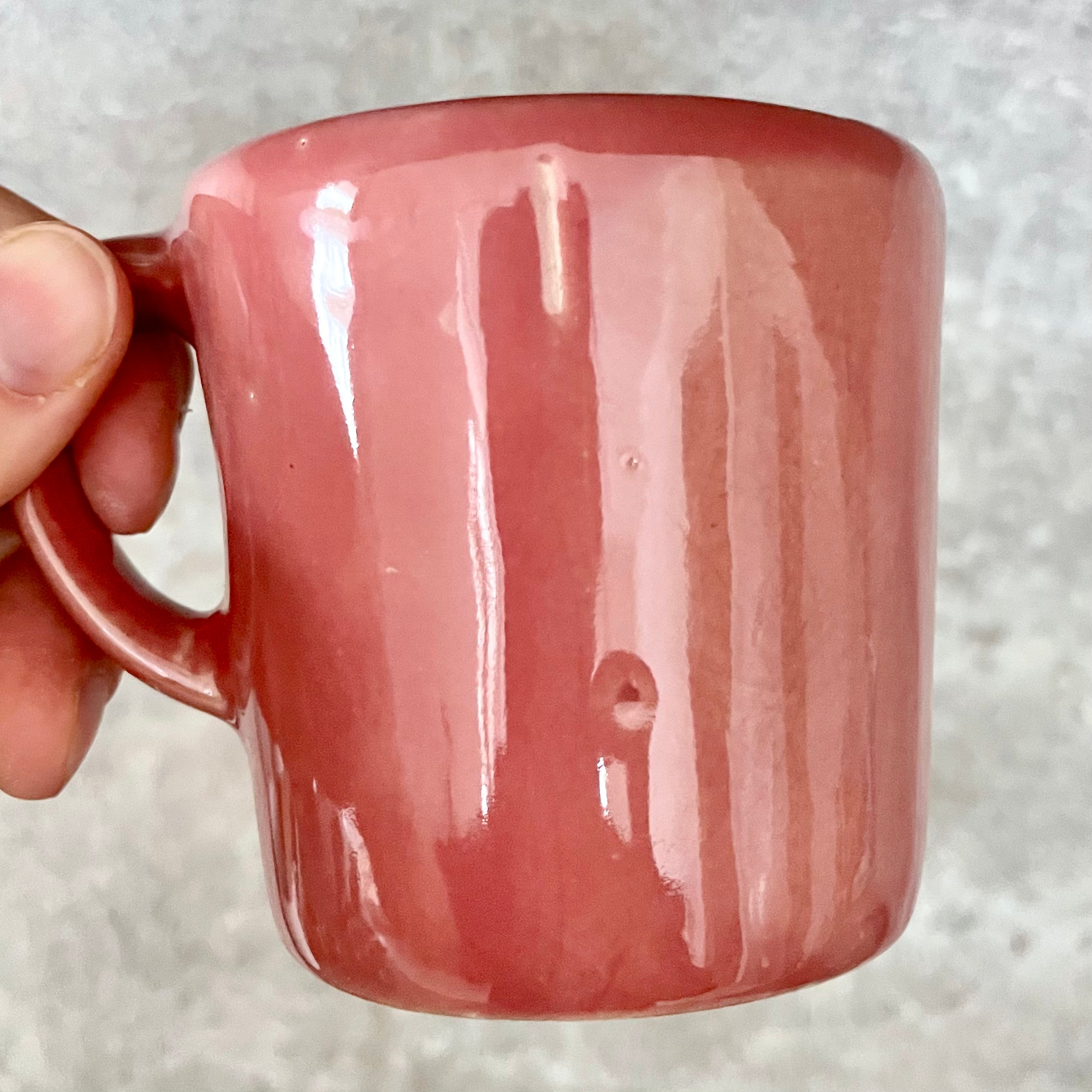 Tamsiai rožinis puodelis su mielu užrašu