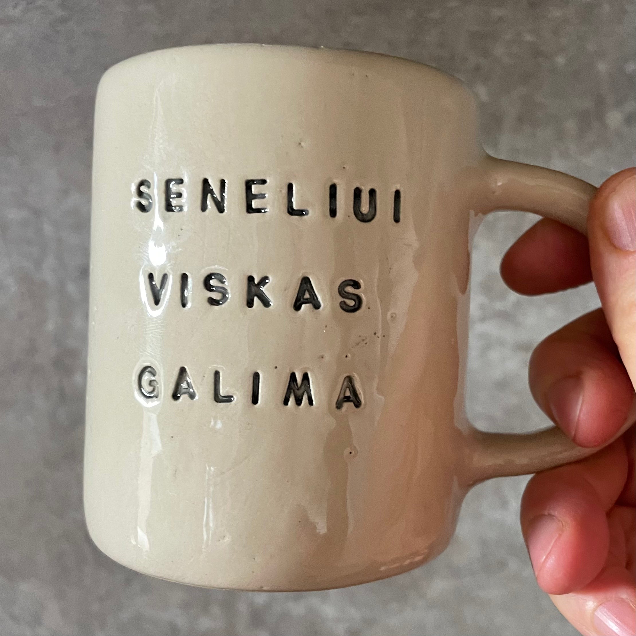 Puodelis dovana seneliui