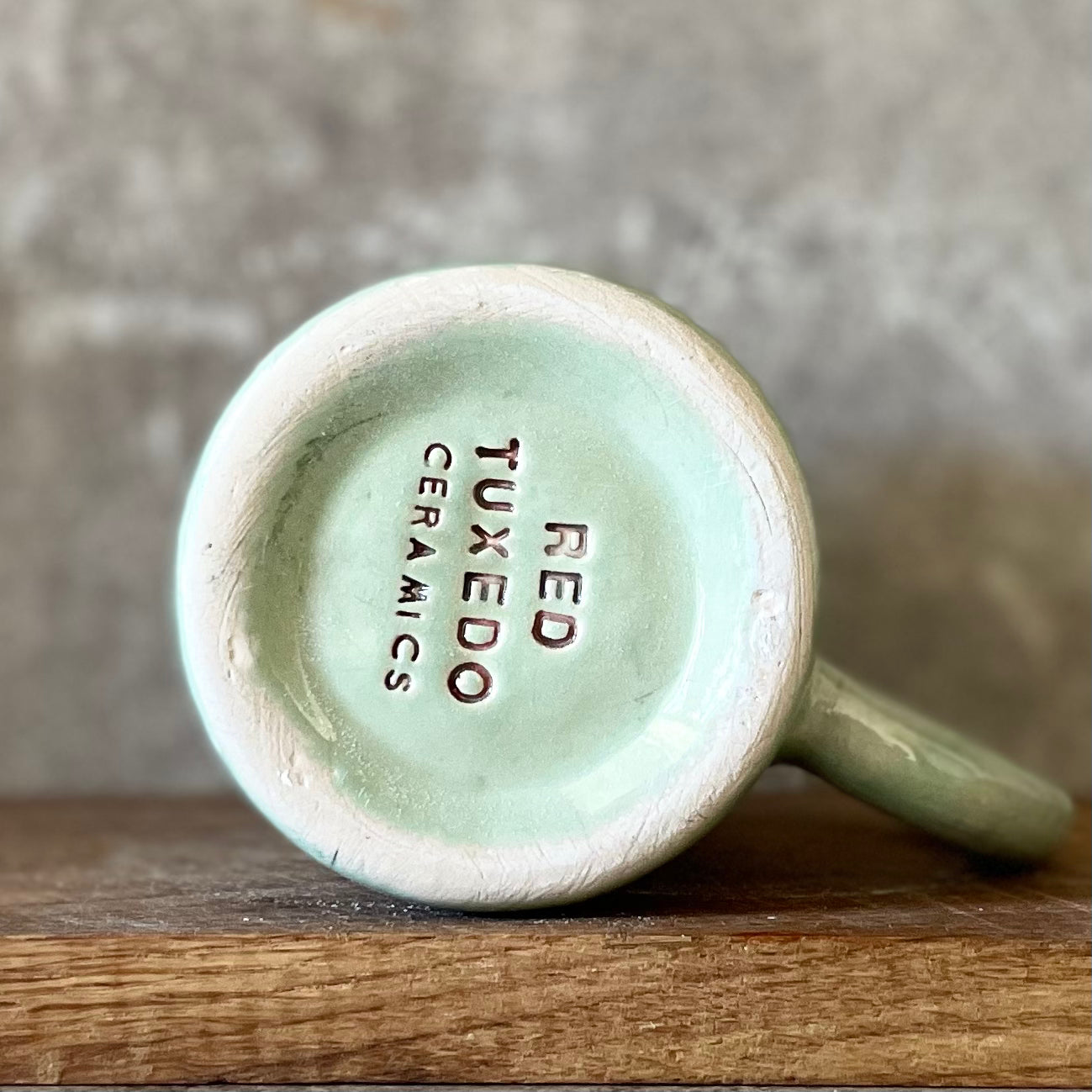 Ceramic mug with words in Lithuanian LABAS RYTAS, SAULYTE!