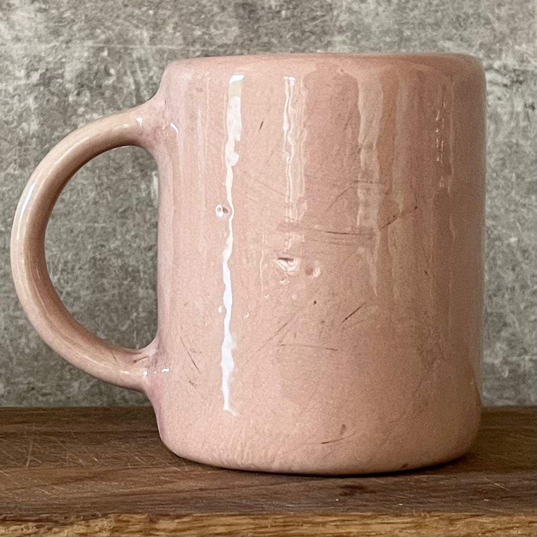 Ceramic mug with text about friendship