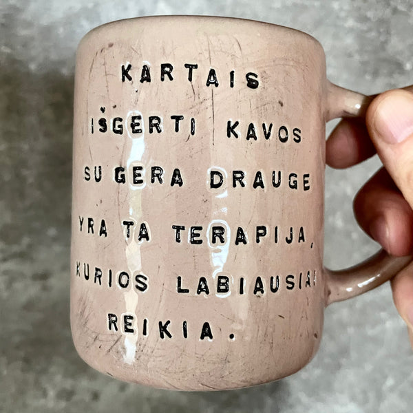 Ceramic mug with text about friendship