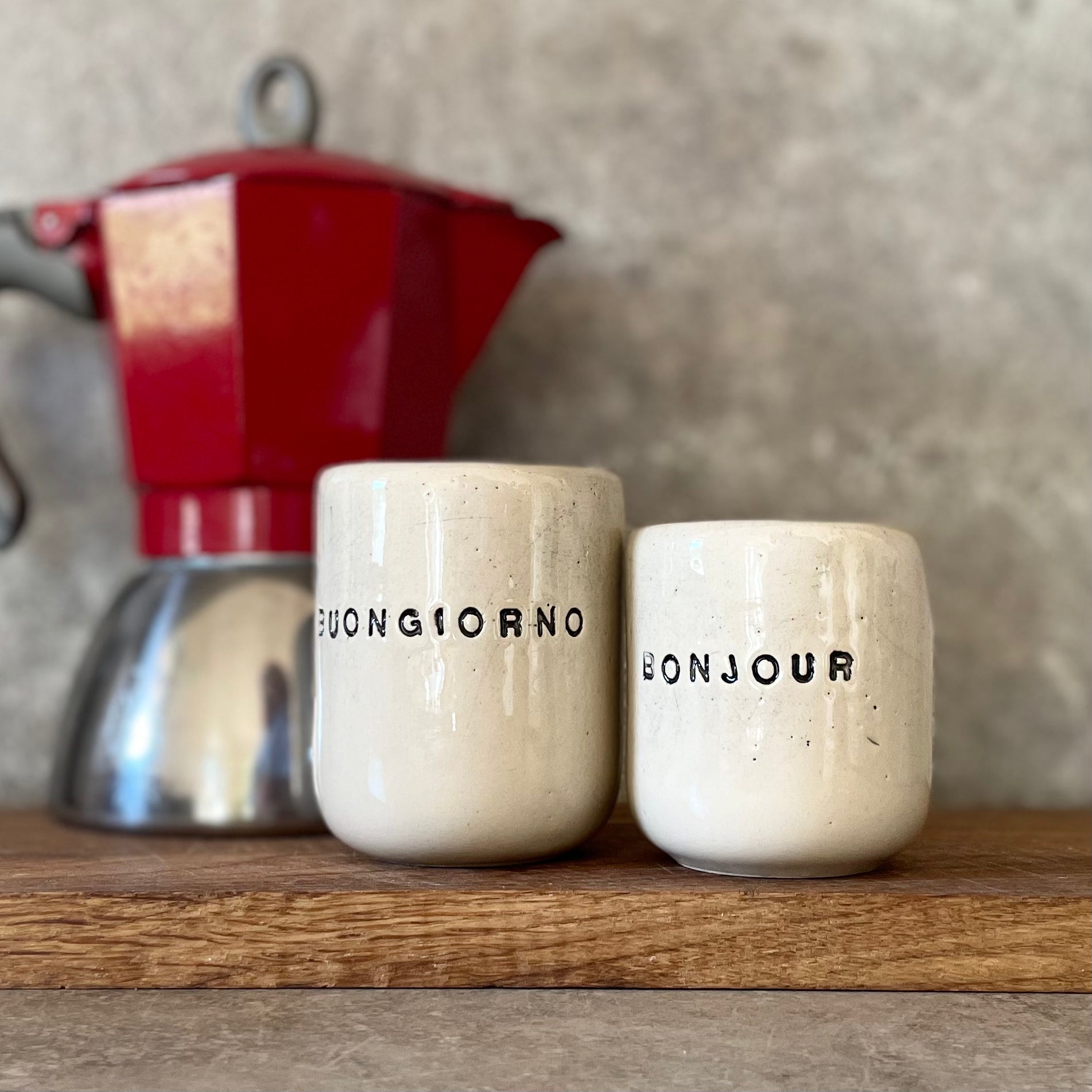 Mažų espresso puodelių rinkinys