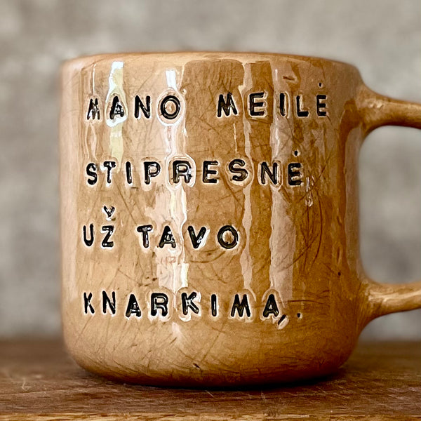 Rudas puodelis Knarkimas | Red Tuxedo Ceramics