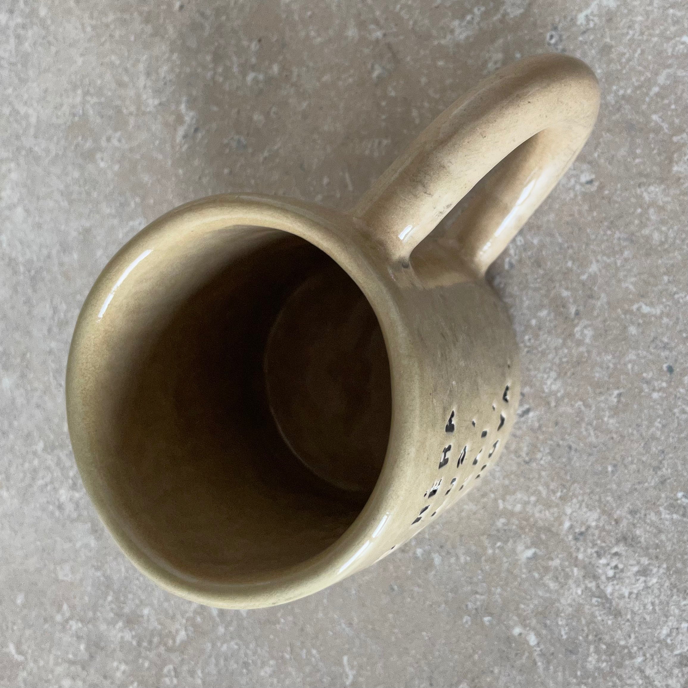 Ceramic mug with quote in Lithuanian