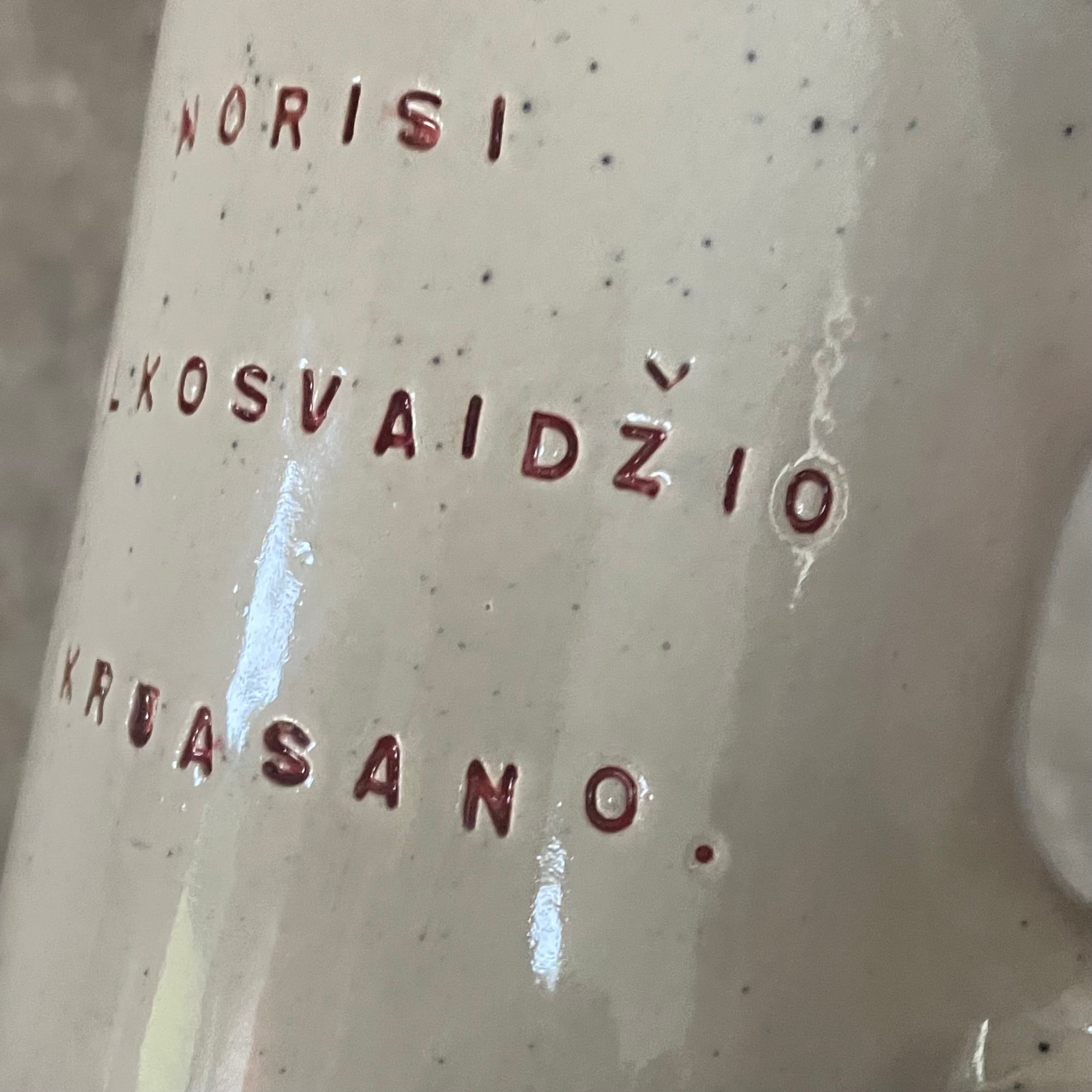 Speckled mug about croissants