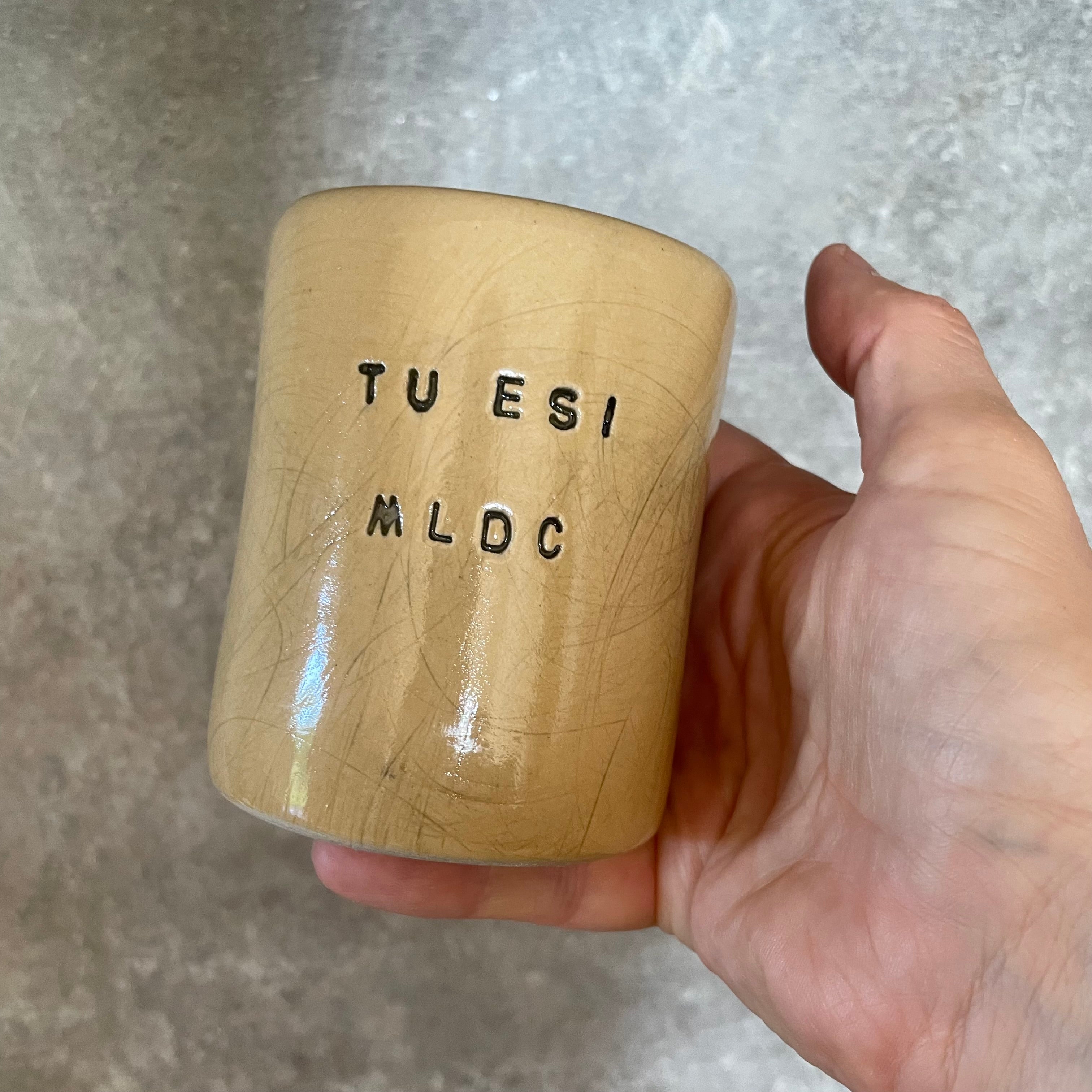 Rausvas puodelis MLDC