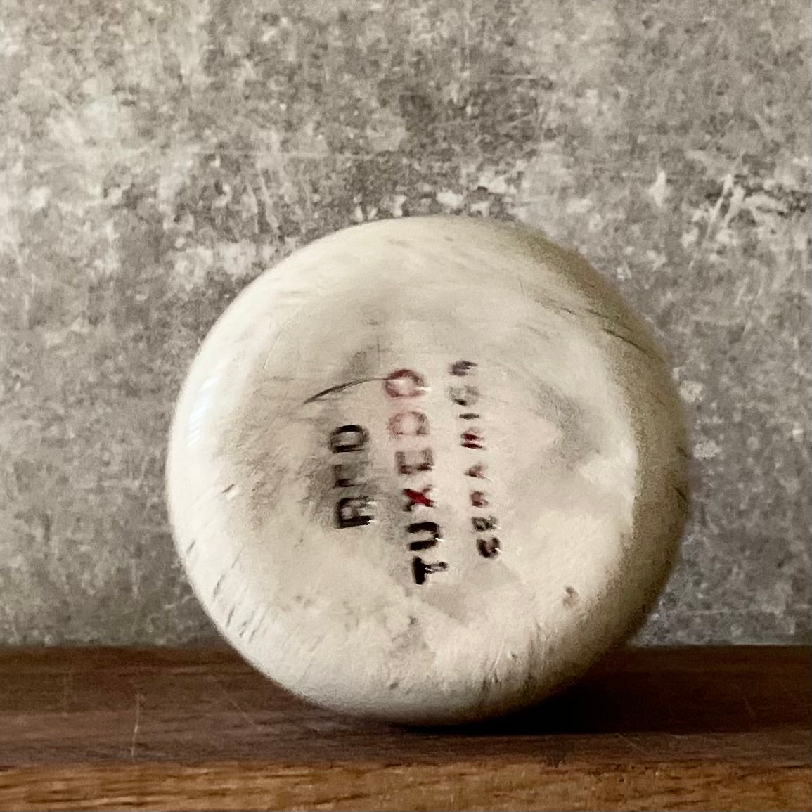 Tumbler mug with word in Lithuanian NAMAI