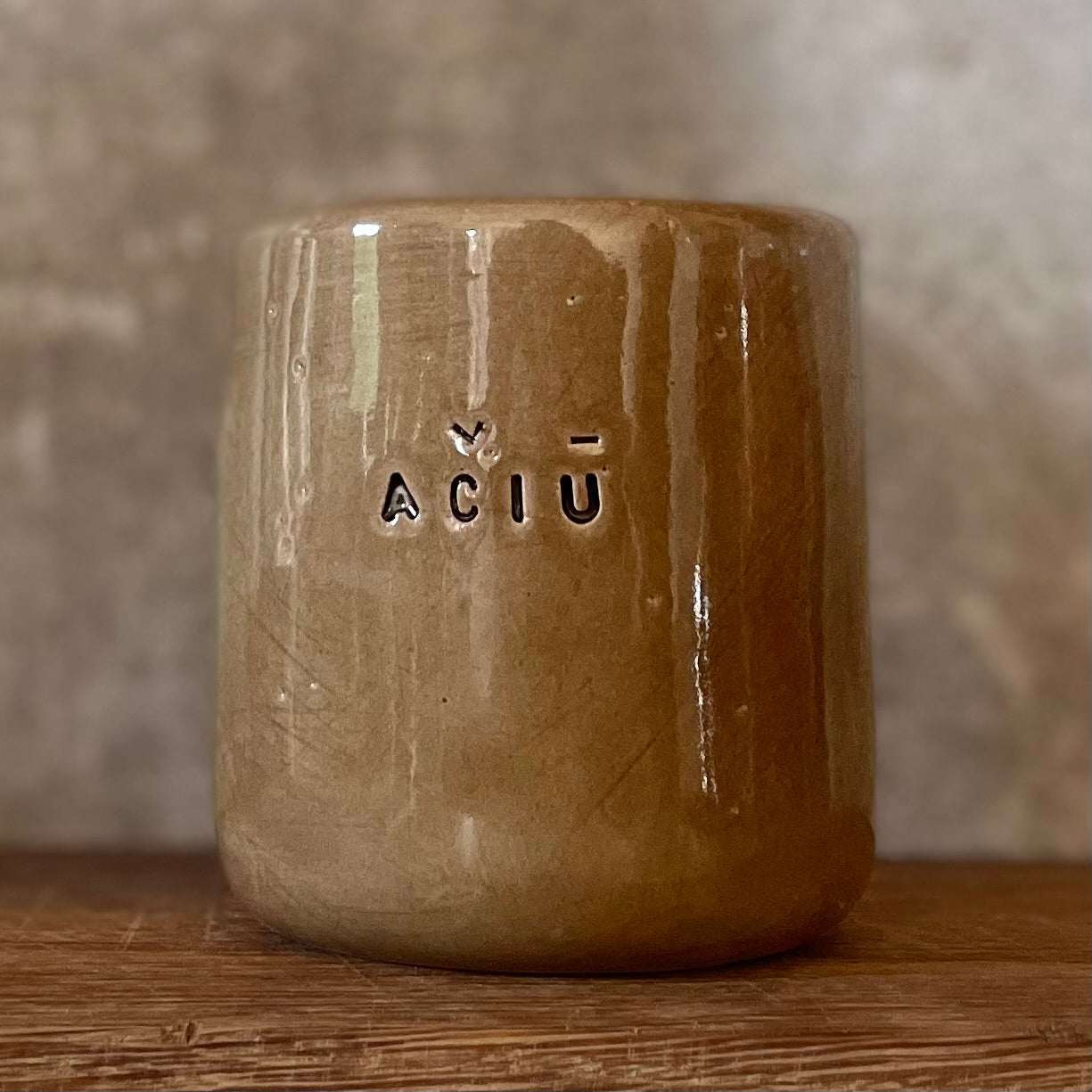 Brown mug AČIŪ