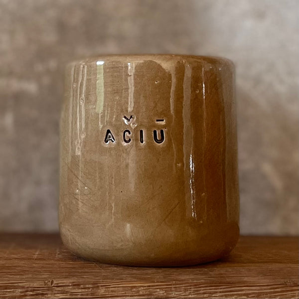 Brown mug AČIŪ