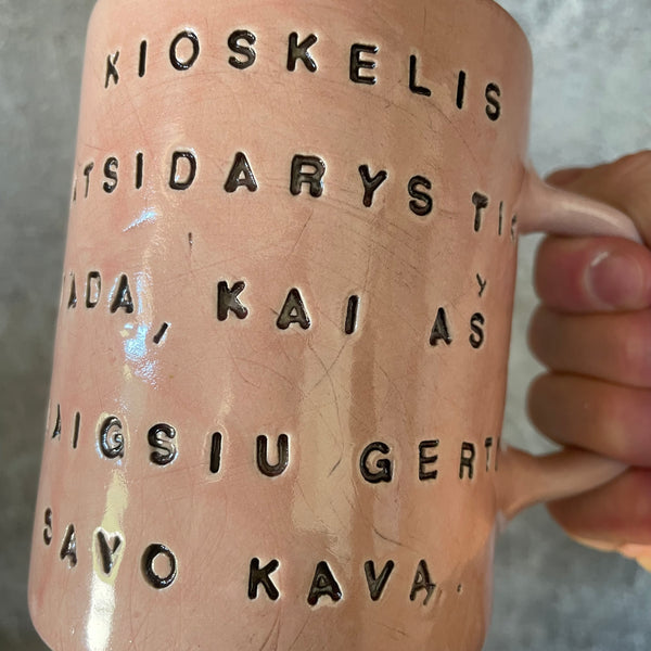 Ping mug with phrase about coffee