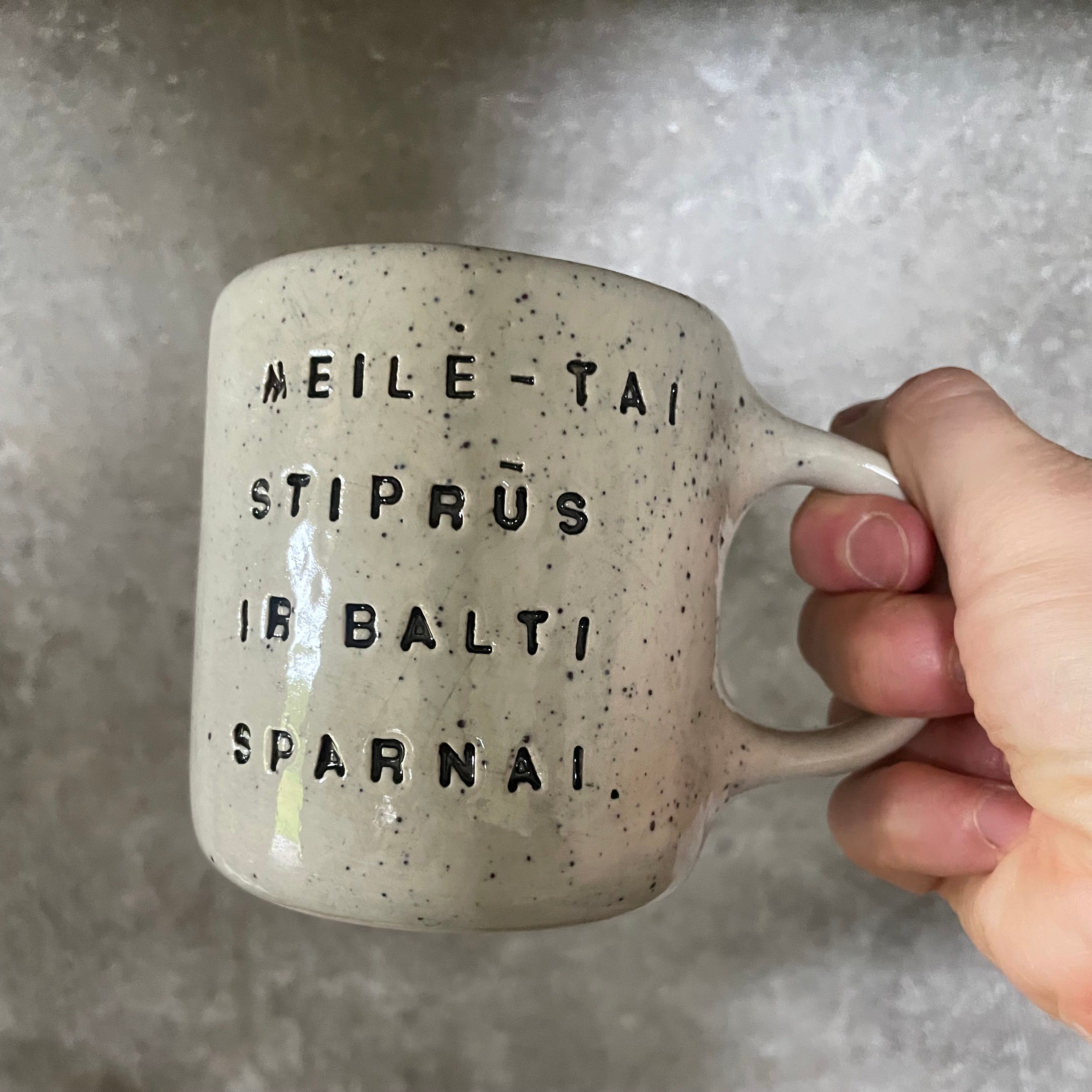 Du puodeliai apie meilę su Čiurlionio citata ❤️