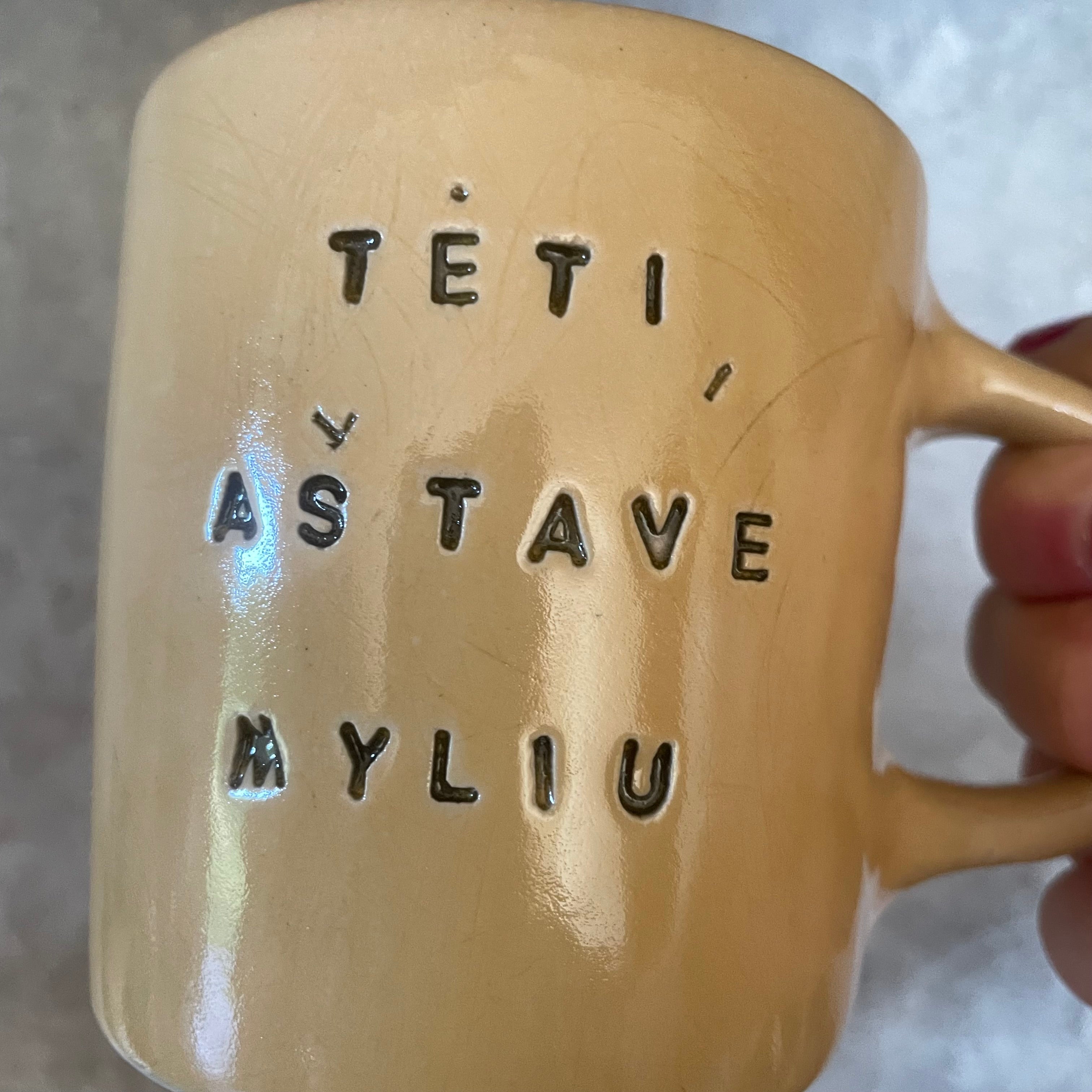 Geltonas puodelis tėčiui