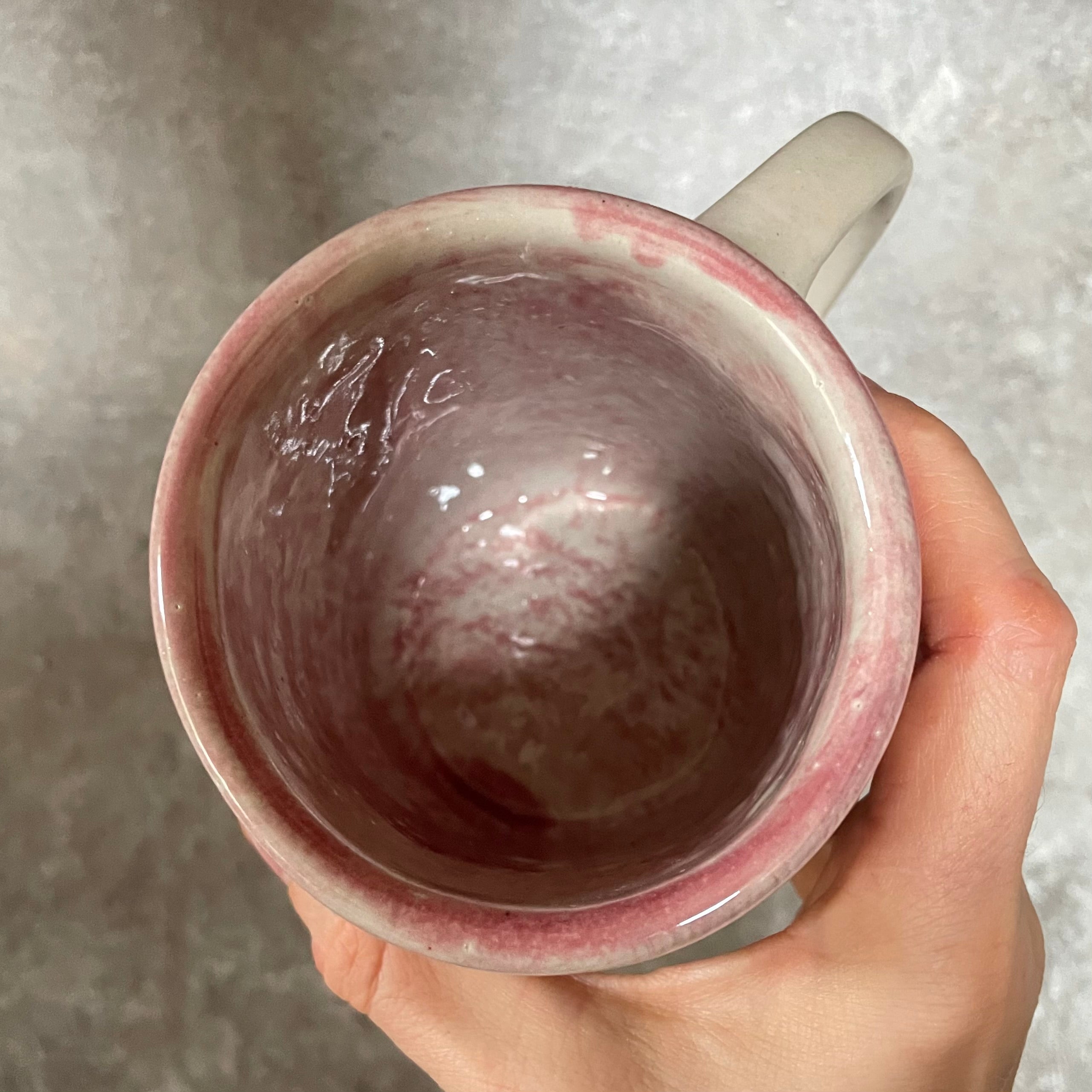 Pink mug with funny phrase in Lithuanian