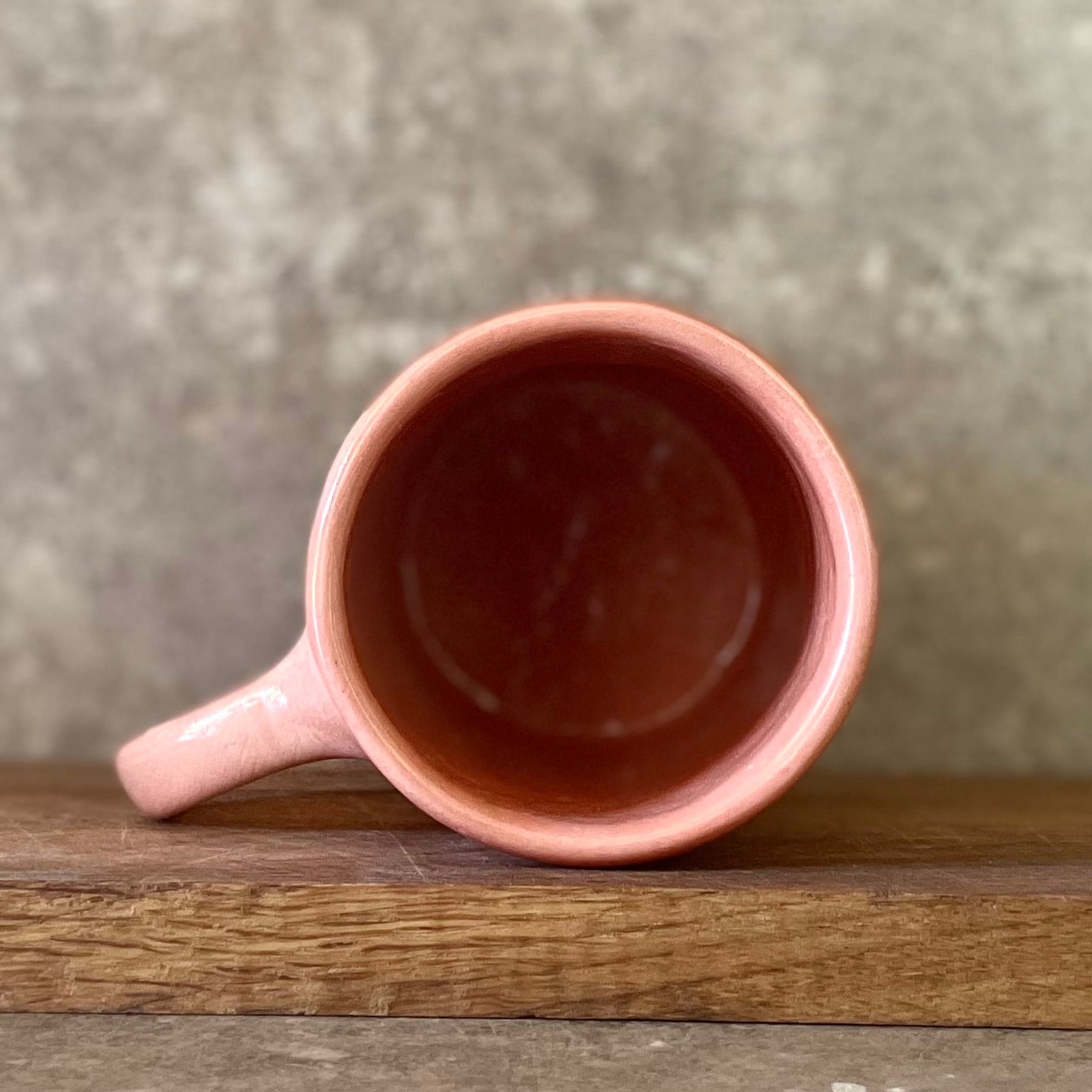 Pink mug with funny phrase in Lithuanian