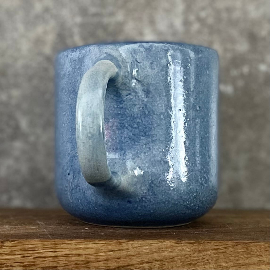 Big blue mug with saying in Lithuanian