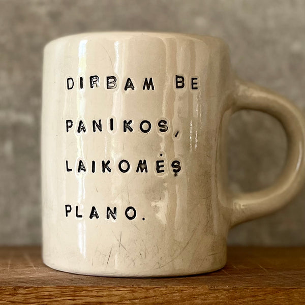 Ultra grande didelis puodelis apie darbą