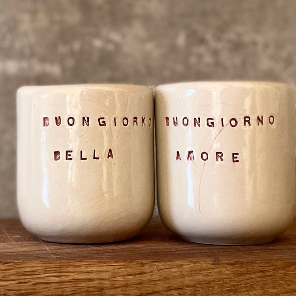 Du maži espresso puodeliai