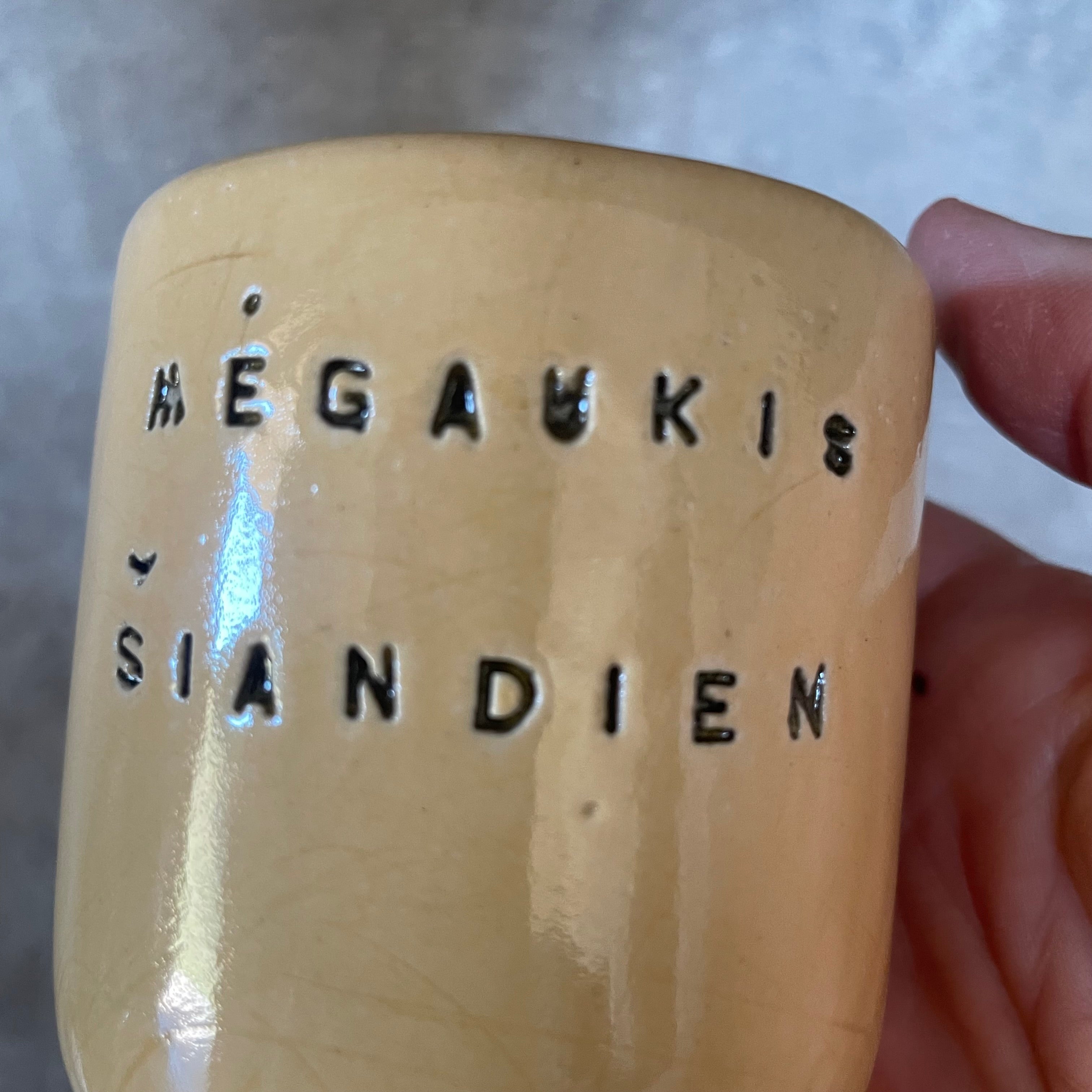 Mažų puodelių porelė