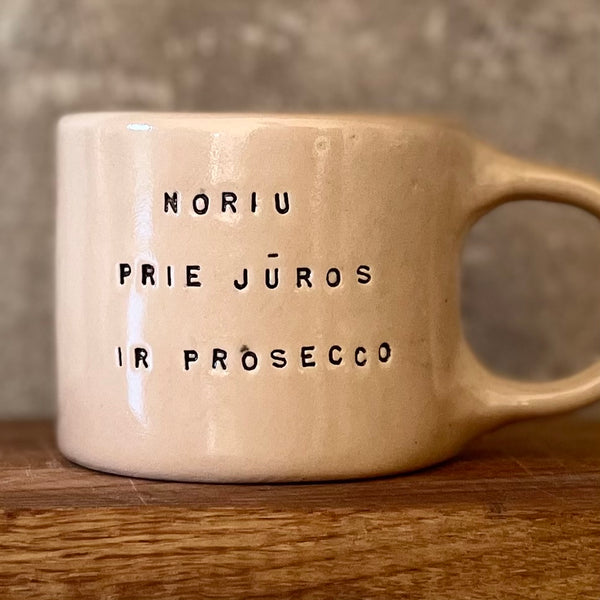 Flat mug with prosecco saying