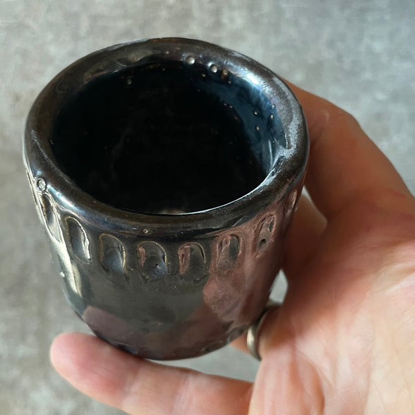 Labai mažas tamsus puodelis AS TAVE MYLIU