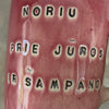 Mug NORIU ŠAMPANO in weird pink