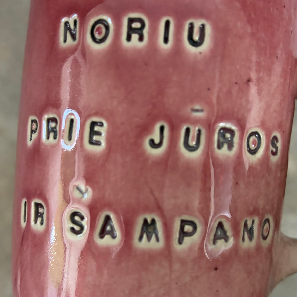 Mug NORIU ŠAMPANO in weird pink