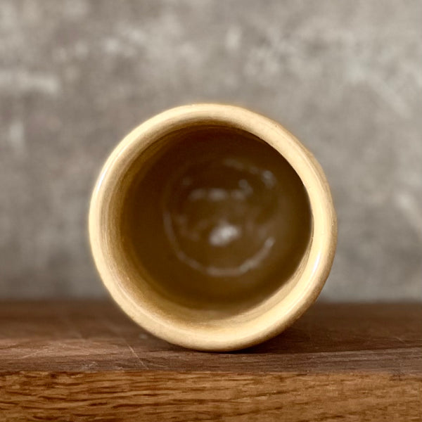 Geltonas puodelis "LIEKAM LOVOJ" 150 ml