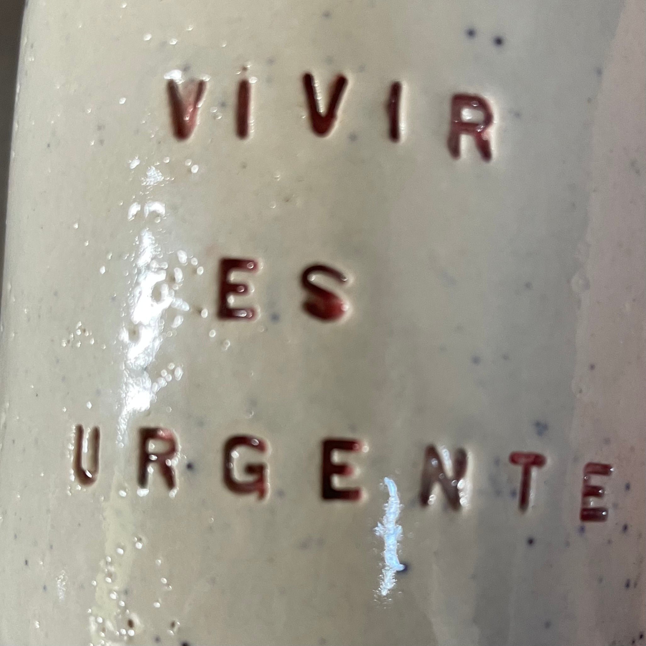 Du maži ispaniški puodeliai