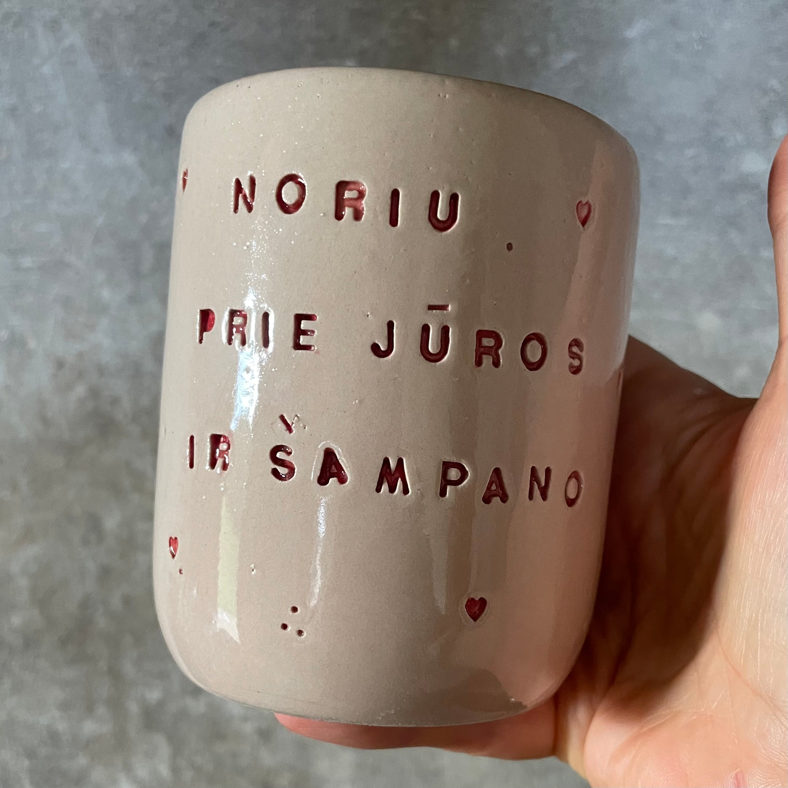 Mug about champagne with hearts