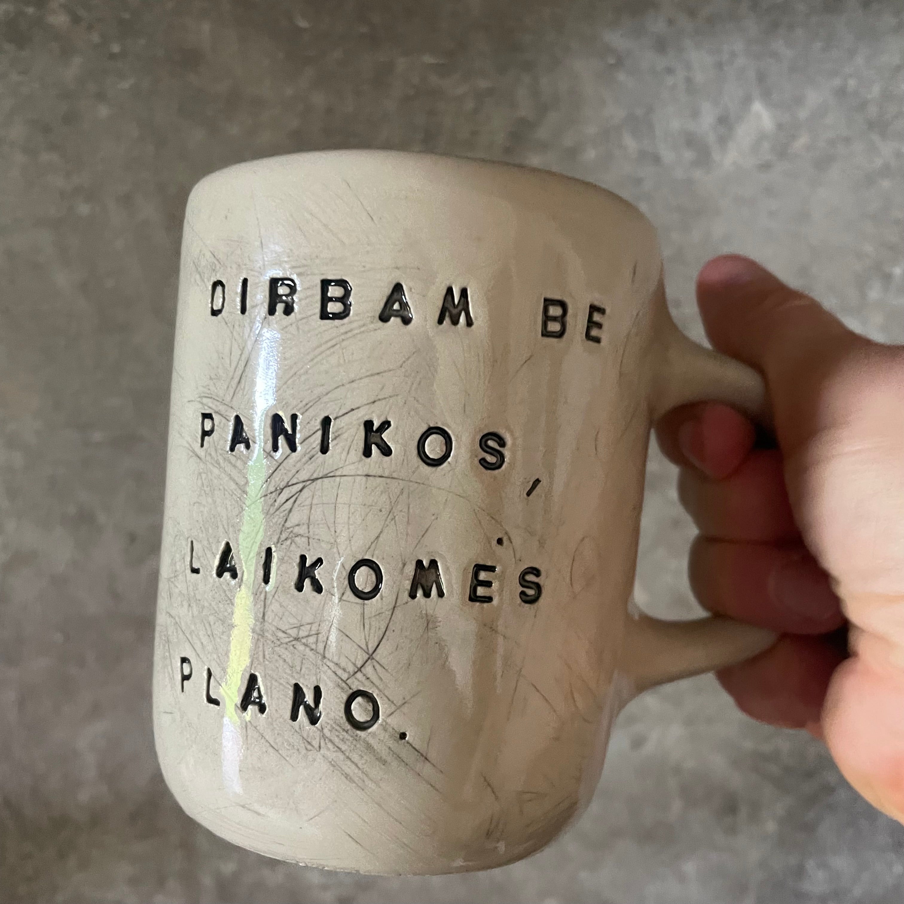 Du didesni puodeliai apie darbą