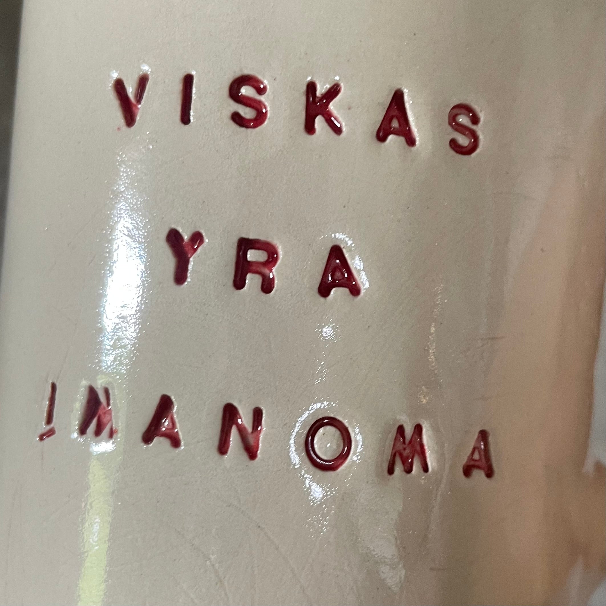 Baltas puodelis VISKAS YRA ĮMANOMA