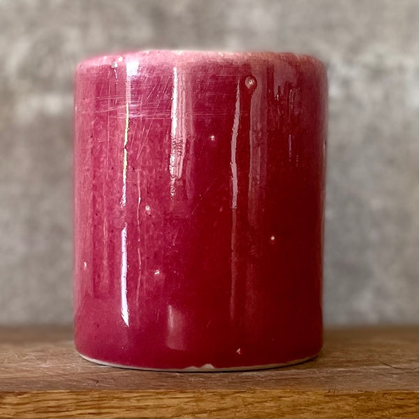 Ceramic tumbler mug with strong discoloration
