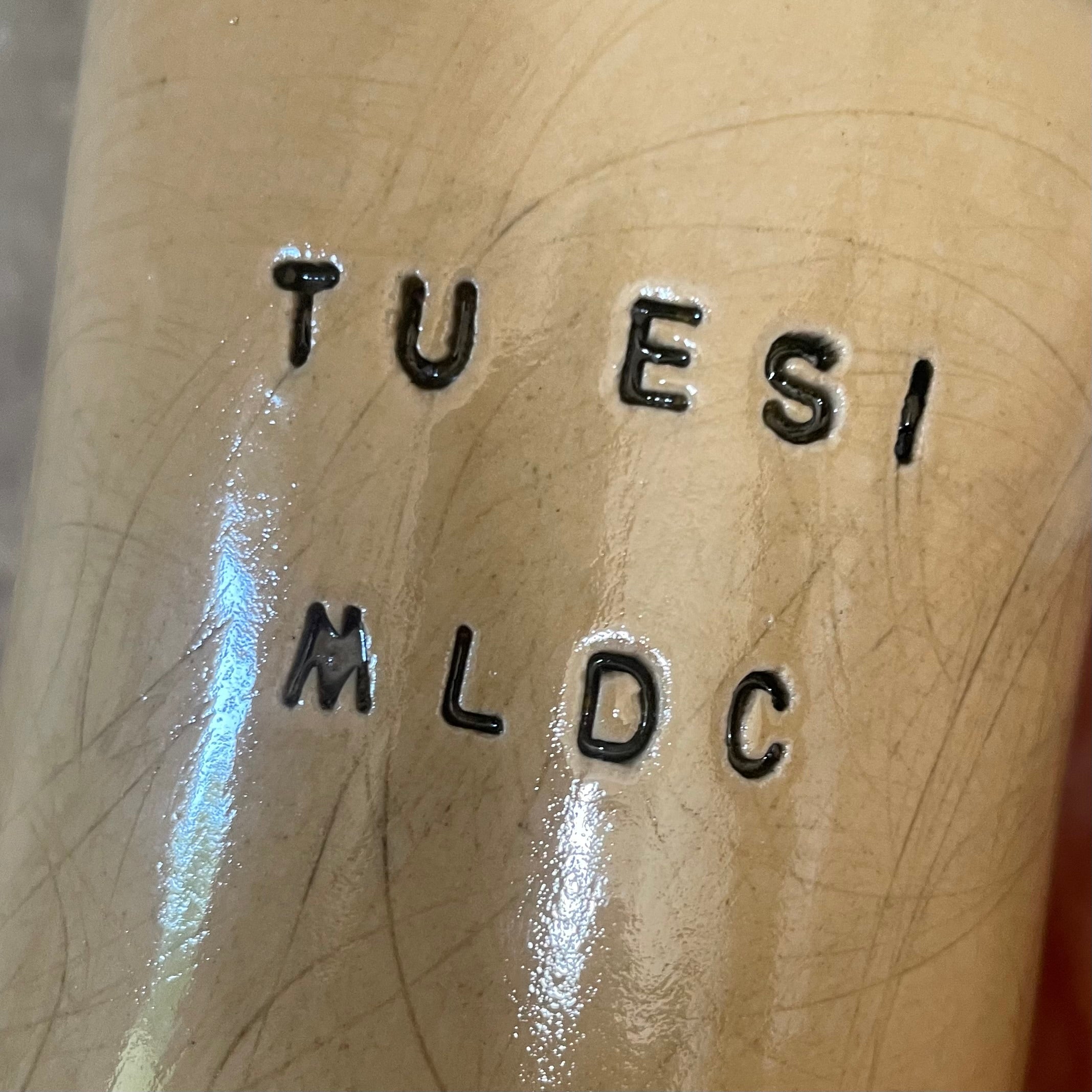 Rausvas puodelis MLDC
