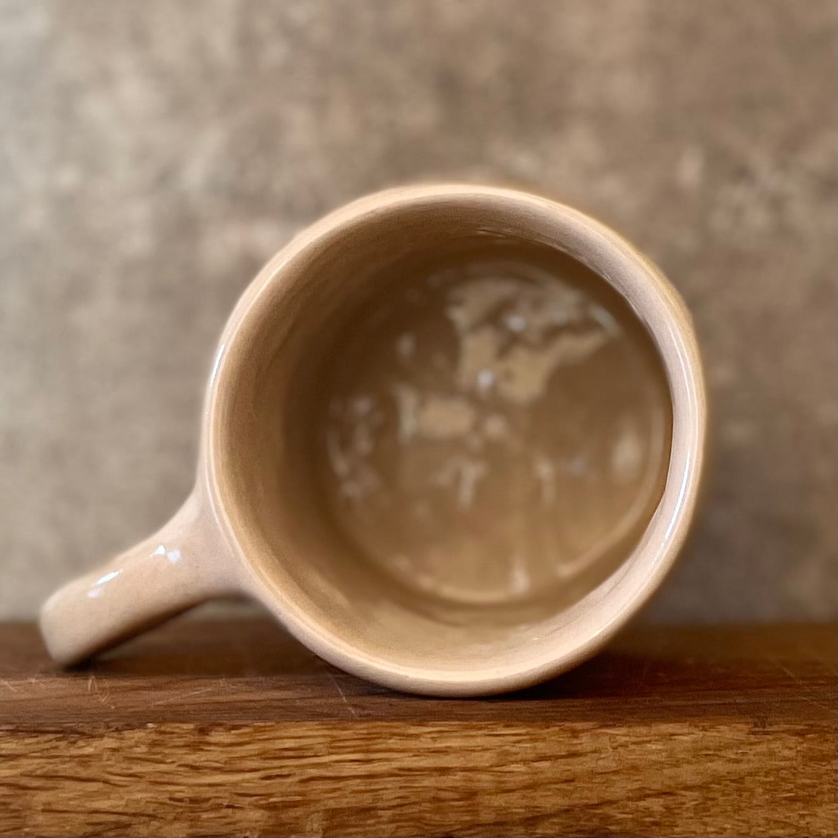 Flat mug with prosecco saying
