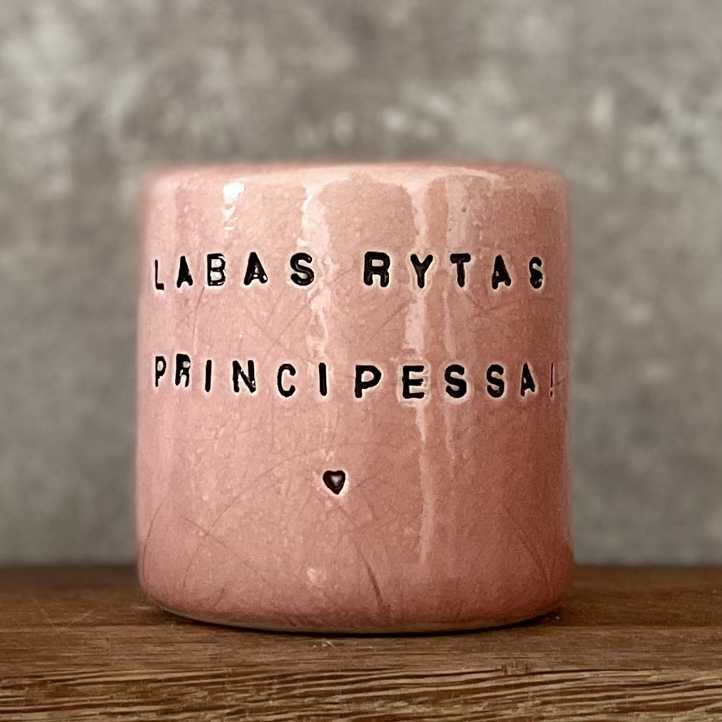 Rausvas puodelis be ąselės PRINCIPESSA